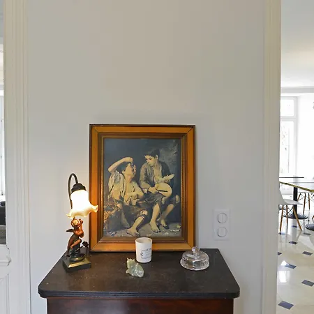 Couette-café Chateau Bel Aspect 4*