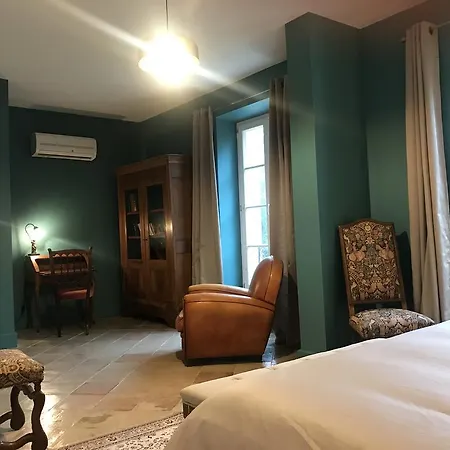 Couette-café Chateau Bel Aspect 4*